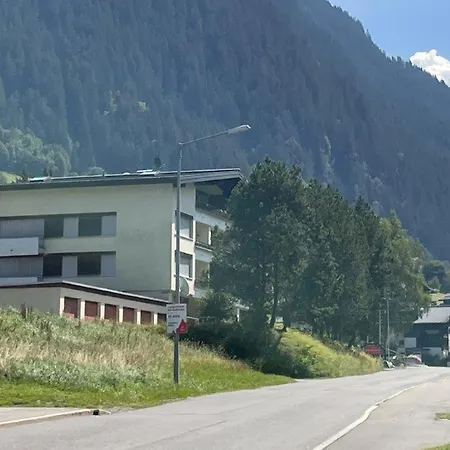 Apartment Haus Montanova 4 *